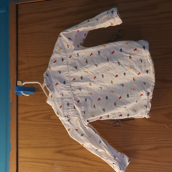 Donated. H and M Shirt Size 2-3 Years - Picture 4 of 4